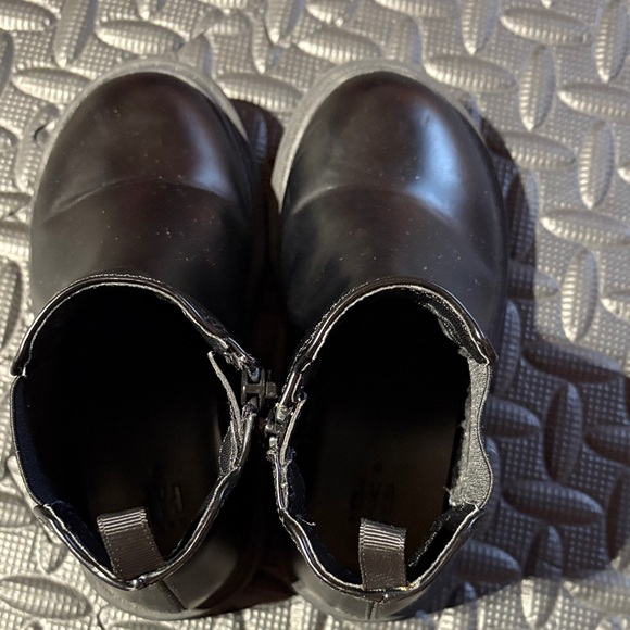 GAP Black Ankle Boots - Picture 2 of 5